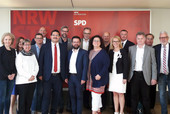 Vertreter der DBB NRW Gewerkschaften mit Thomas Kutschaty, Fraktionsvorsitzender der SPD NRW im Düsseldorfer Landtag (Bildmitte vorne, 8.v.l.). Foto © DBB NRW